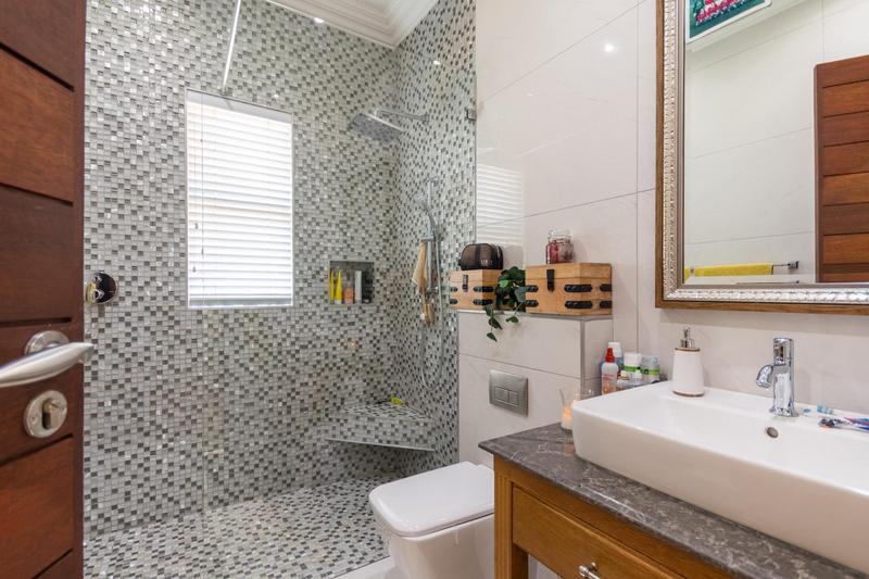 6 Bedroom Property for Sale in Zwavelpoort Gauteng