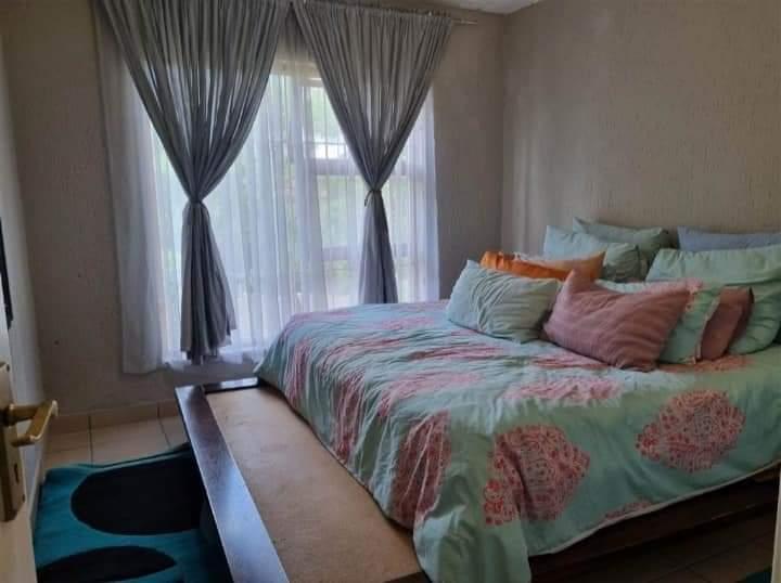 1 Bedroom Property for Sale in Constantia Kloof Gauteng
