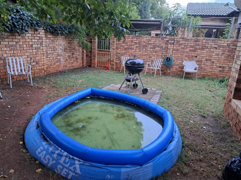 2 Bedroom Property for Sale in Equestria Gauteng