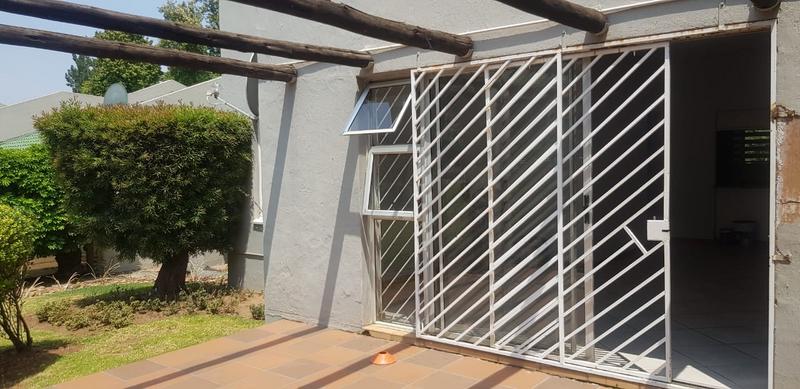 2 Bedroom Property for Sale in Sundowner Gauteng