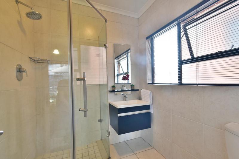 3 Bedroom Property for Sale in Oakdene Gauteng