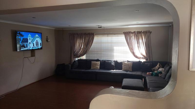 5 Bedroom Property for Sale in Sinoville Gauteng