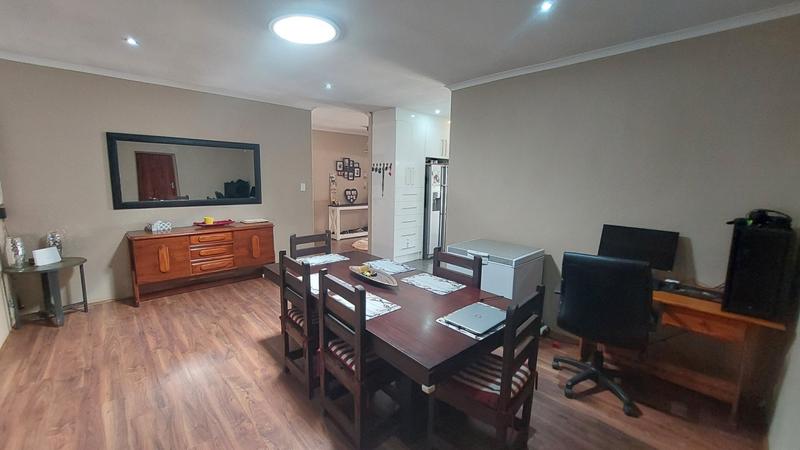 5 Bedroom Property for Sale in Sinoville Gauteng