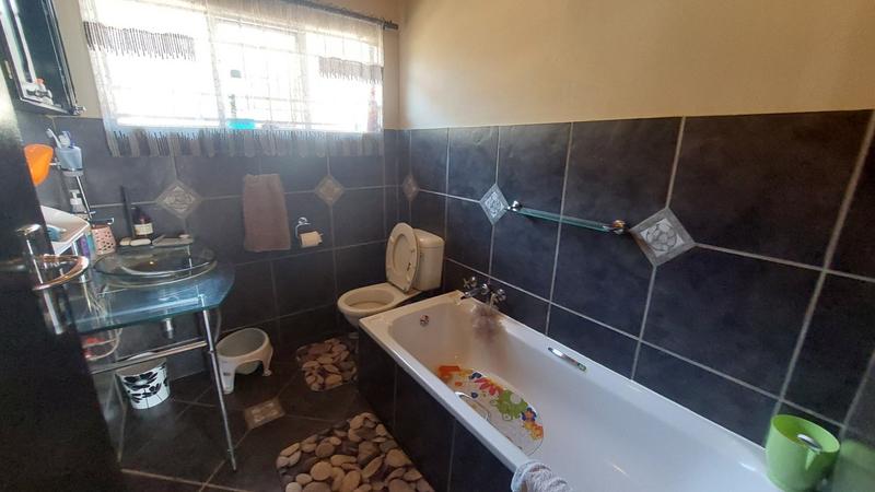 5 Bedroom Property for Sale in Sinoville Gauteng