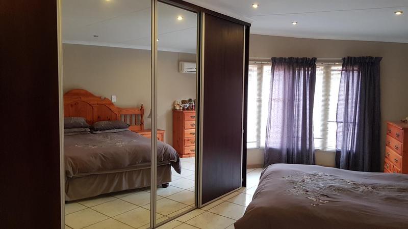 5 Bedroom Property for Sale in Sinoville Gauteng