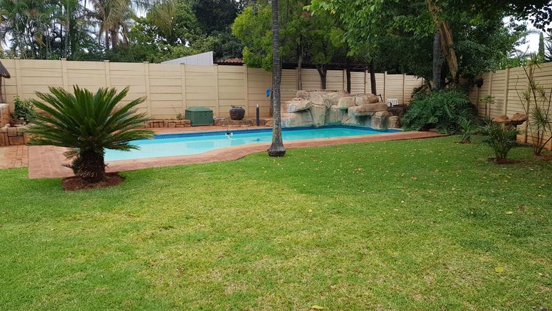 5 Bedroom Property for Sale in Sinoville Gauteng