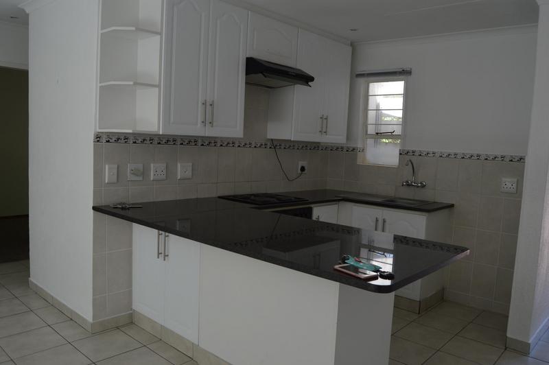 To Let 2 Bedroom Property for Rent in Benmore Gardens Gauteng