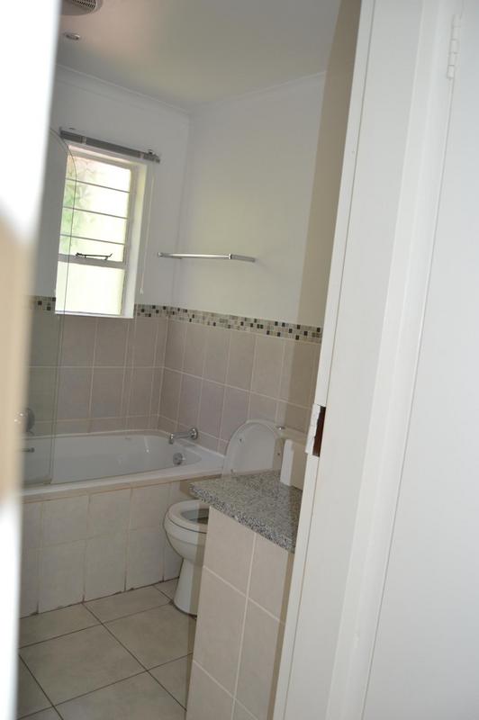 To Let 2 Bedroom Property for Rent in Benmore Gardens Gauteng