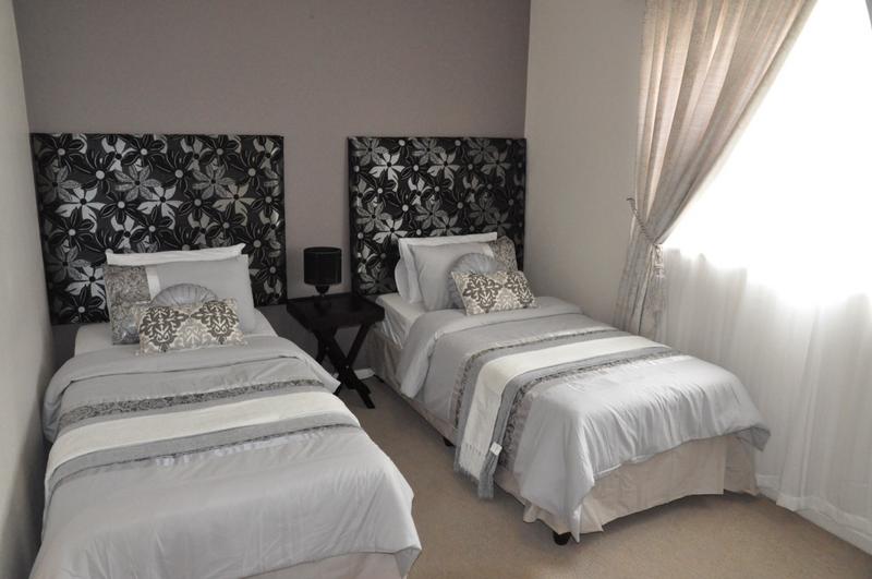 To Let 2 Bedroom Property for Rent in Rivonia Gauteng