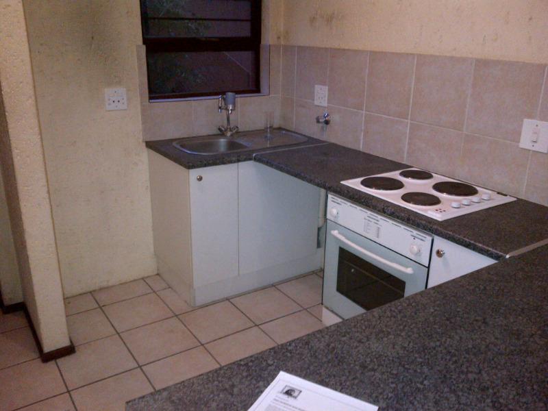 2 Bedroom Property for Sale in Magaliessig Gauteng