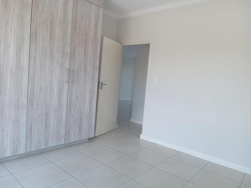 2 Bedroom Property for Sale in Little Falls Gauteng