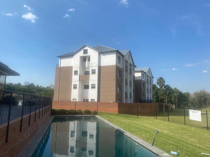 2 Bedroom Property for Sale in Little Falls Gauteng