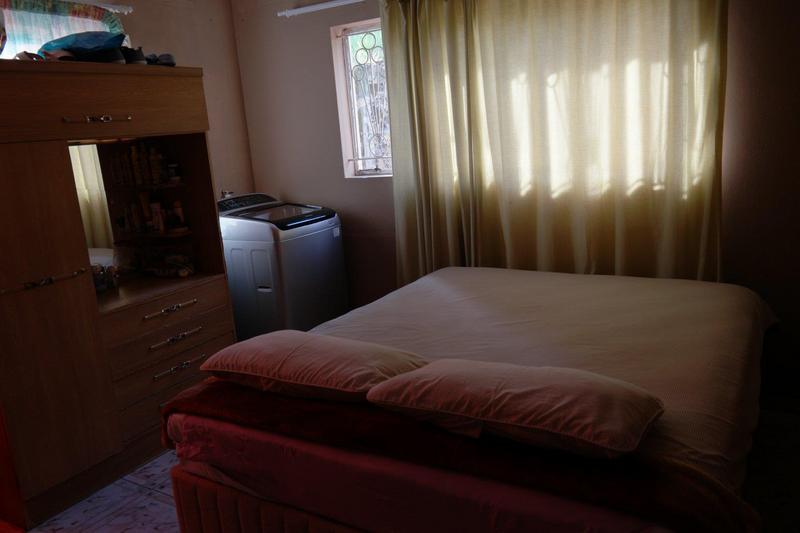 To Let 5 Bedroom Property for Rent in Umzinto KwaZulu-Natal
