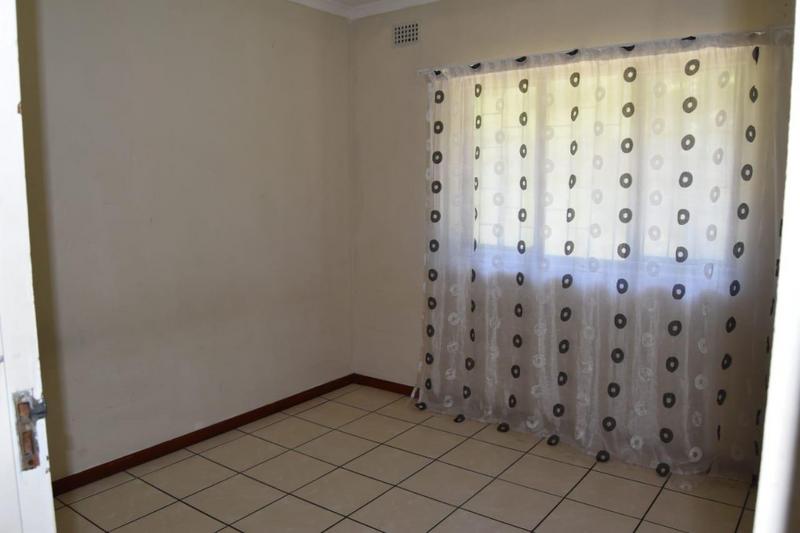2 Bedroom Property for Sale in Umzinto KwaZulu-Natal