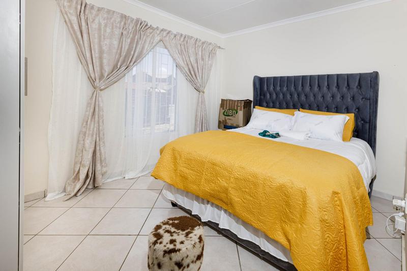 2 Bedroom Property for Sale in Blue Hills Gauteng