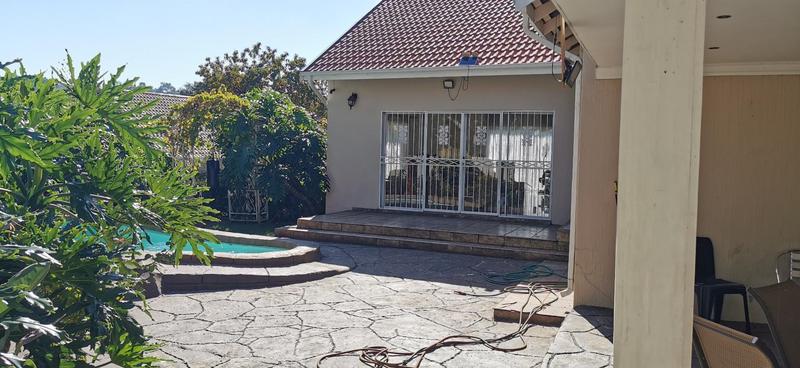 4 Bedroom Property for Sale in Oakdene Gauteng