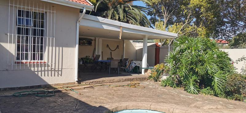 4 Bedroom Property for Sale in Oakdene Gauteng