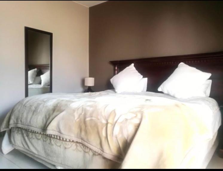 2 Bedroom Property for Sale in Wendywood Gauteng