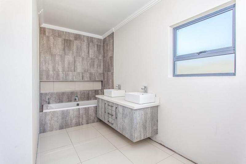 4 Bedroom Property for Sale in Fairland Gauteng