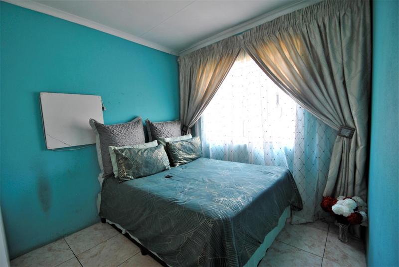 2 Bedroom Property for Sale in Protea Glen Gauteng