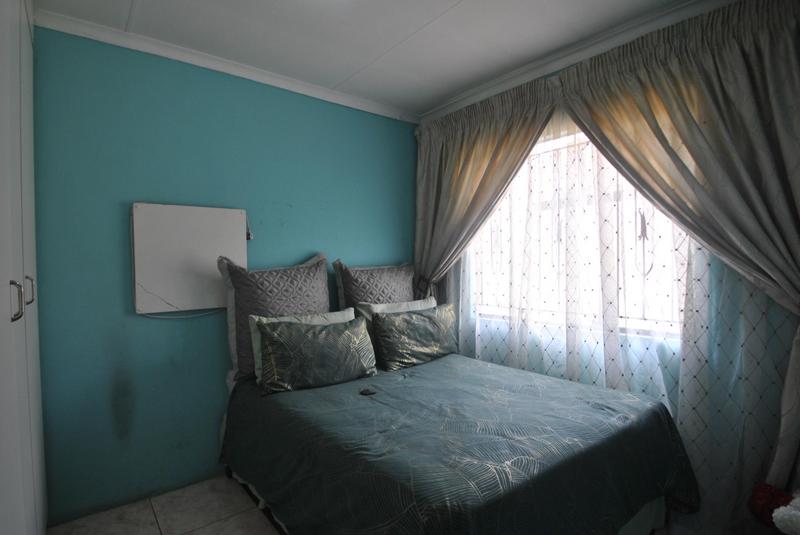 2 Bedroom Property for Sale in Protea Glen Gauteng