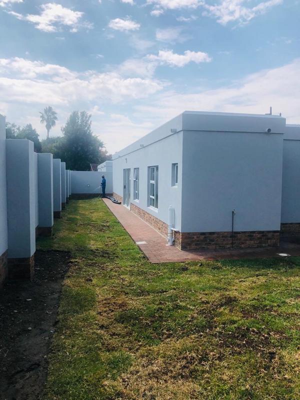 3 Bedroom Property for Sale in Fontainebleau Gauteng