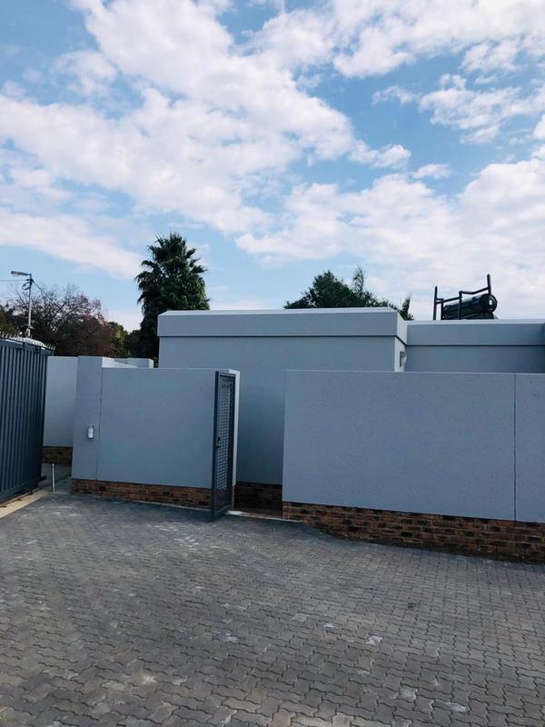 3 Bedroom Property for Sale in Fontainebleau Gauteng