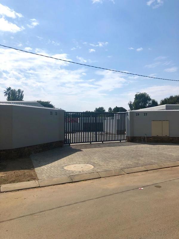 3 Bedroom Property for Sale in Fontainebleau Gauteng