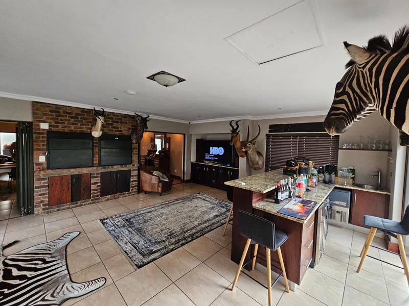 7 Bedroom Property for Sale in Waterkloof Heights Gauteng
