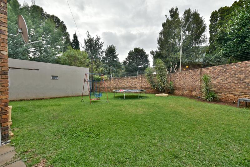 7 Bedroom Property for Sale in Oakdene Gauteng