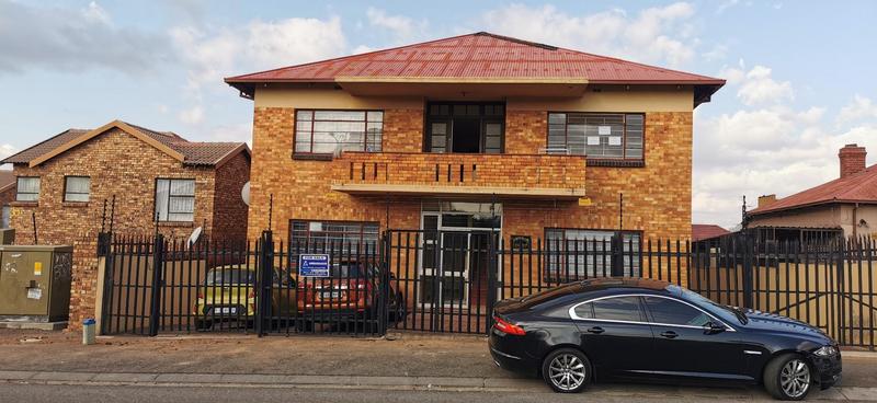 To Let 1 Bedroom Property for Rent in Townsview Gauteng