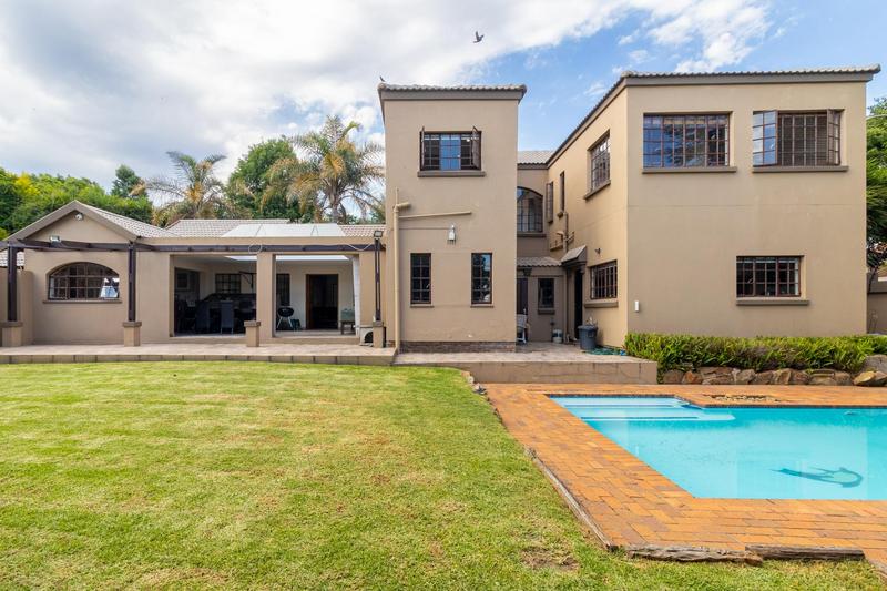 6 Bedroom Property for Sale in Glenvista Gauteng