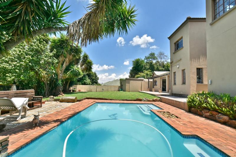 6 Bedroom Property for Sale in Glenvista Gauteng