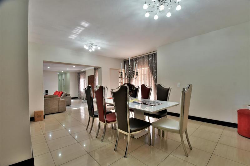 6 Bedroom Property for Sale in Glenvista Gauteng