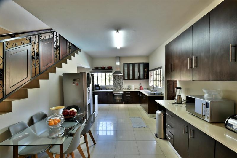 6 Bedroom Property for Sale in Glenvista Gauteng