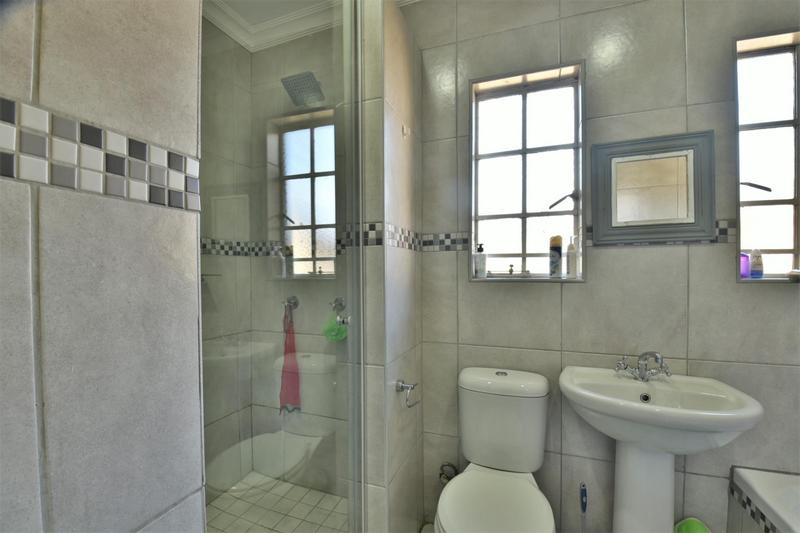 6 Bedroom Property for Sale in Glenvista Gauteng