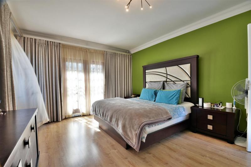 6 Bedroom Property for Sale in Glenvista Gauteng