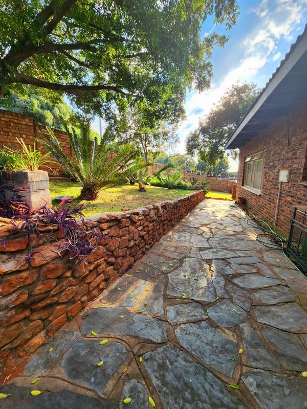 4 Bedroom Property for Sale in Sinoville Gauteng