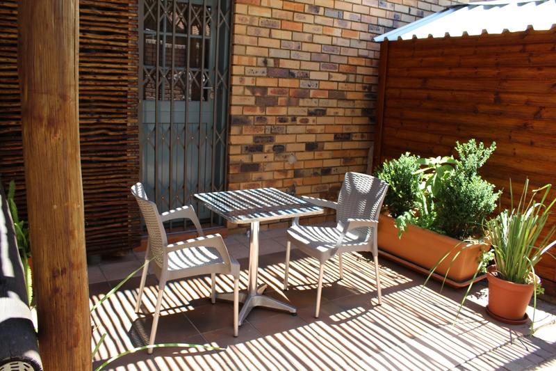 To Let 1 Bedroom Property for Rent in Waterkloof Park Gauteng