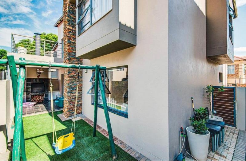 4 Bedroom Property for Sale in Glen Marais Gauteng