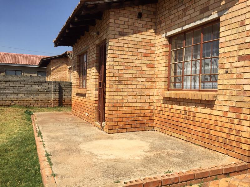 3 Bedroom Property for Sale in Mid Ennerdale Gauteng