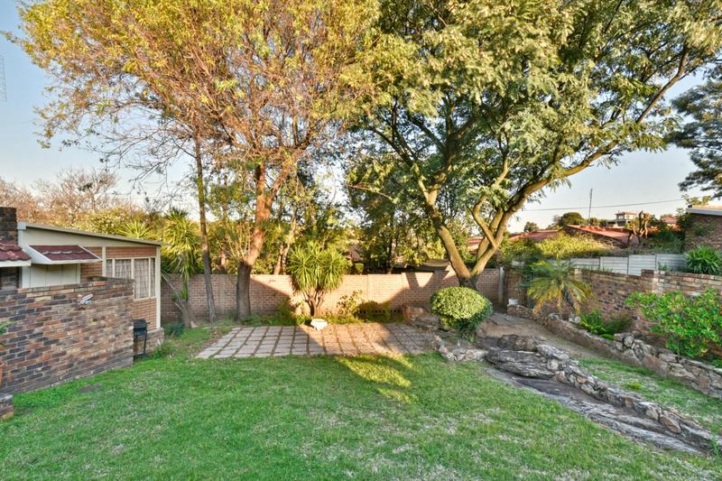 3 Bedroom Property for Sale in Oakdene Gauteng