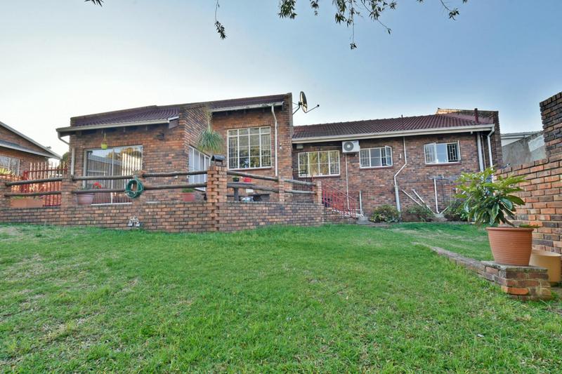 3 Bedroom Property for Sale in Oakdene Gauteng