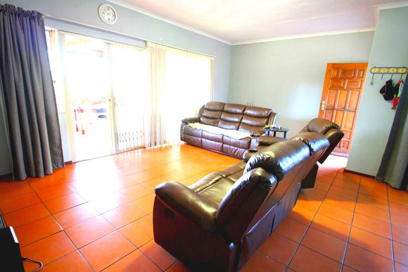 4 Bedroom Property for Sale in Zwartkop Gauteng