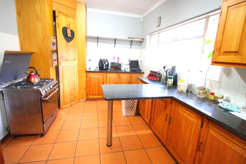 4 Bedroom Property for Sale in Zwartkop Gauteng