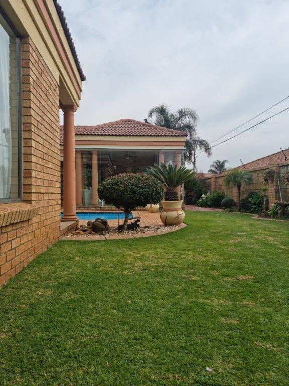 3 Bedroom Property for Sale in Petersfield Gauteng