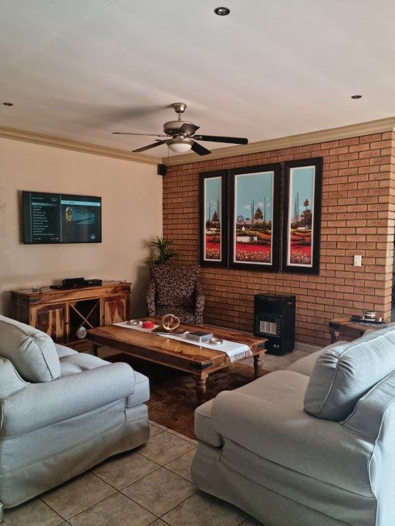 3 Bedroom Property for Sale in Petersfield Gauteng