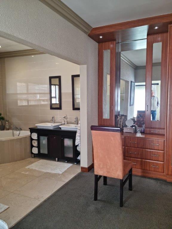 3 Bedroom Property for Sale in Petersfield Gauteng