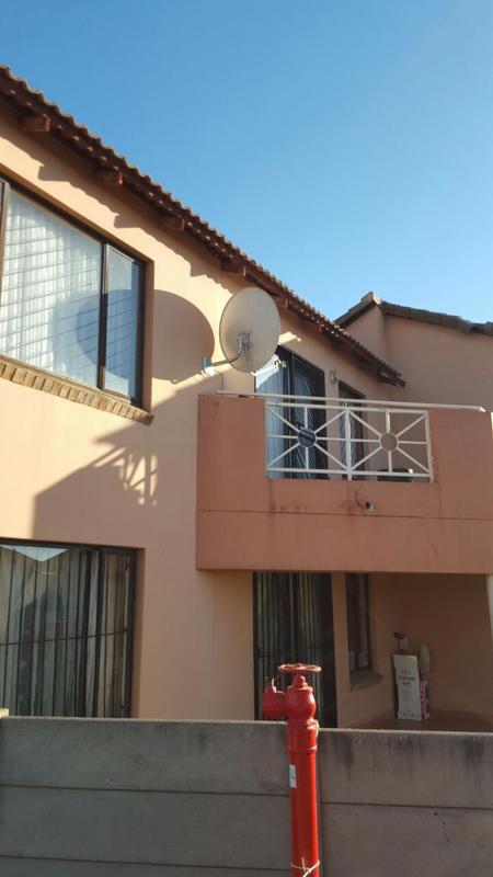 2 Bedroom Property for Sale in Mondeor Gauteng