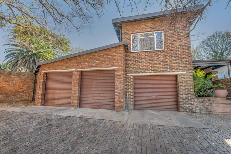 5 Bedroom Property for Sale in Clubview Gauteng